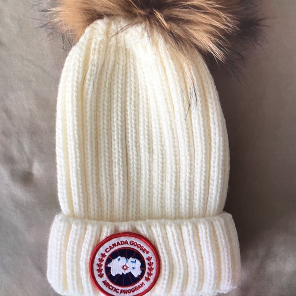 Canada goose emblem Beanie rib-knit - Picture 5 of 6